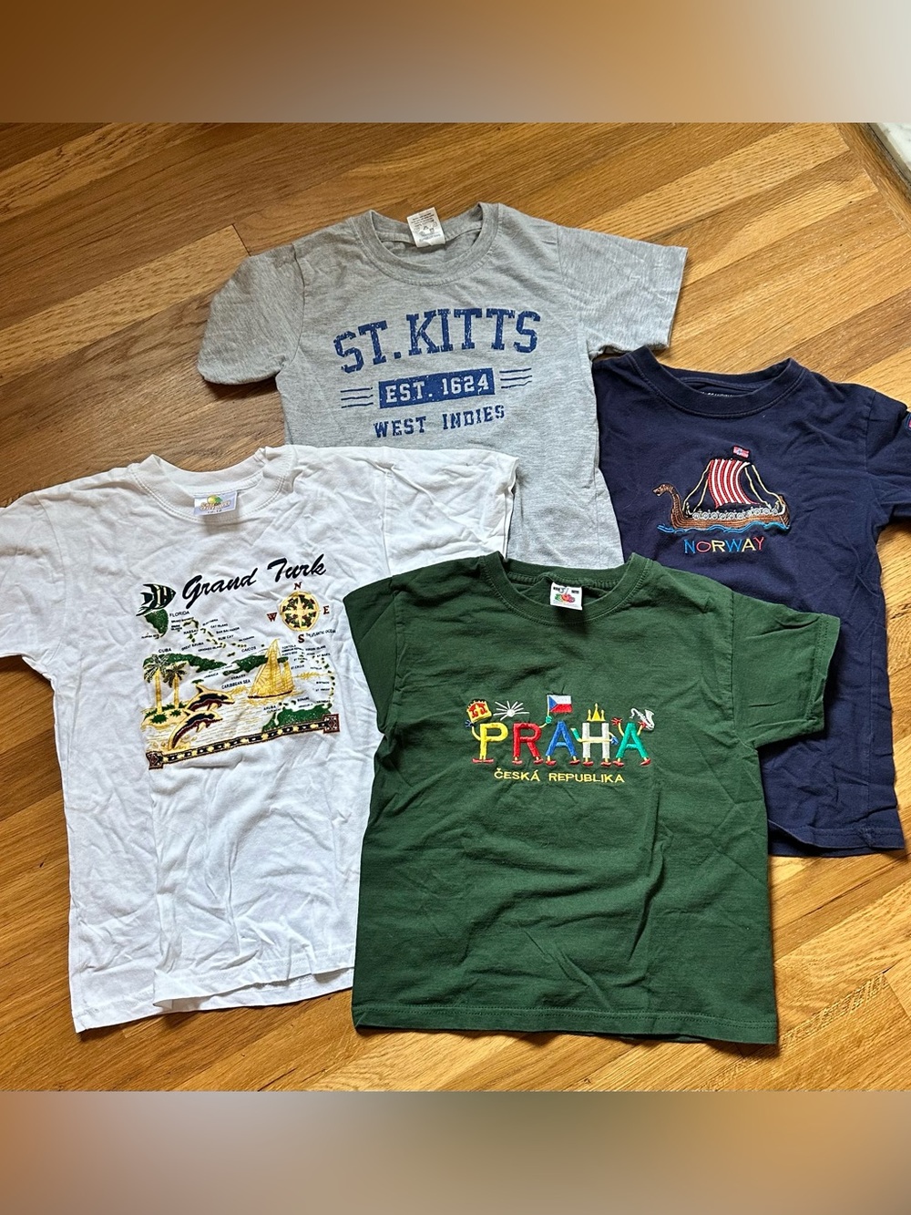 Lot of 4 Boy's t shirts from around the world size 6-7 short sleeve t-shirt